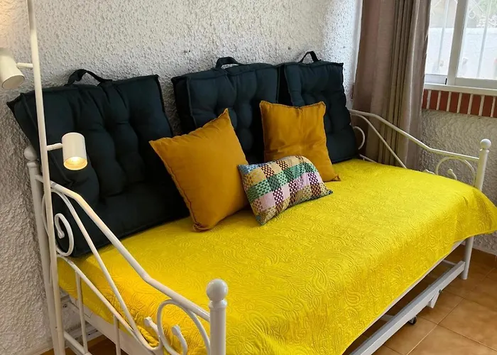 Villa Mare - 2 Beds With Balcony, Patio And Pool And Direct Park Access